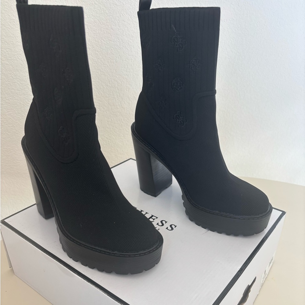 NEW Guess Women’s Boots Klyne Size 9